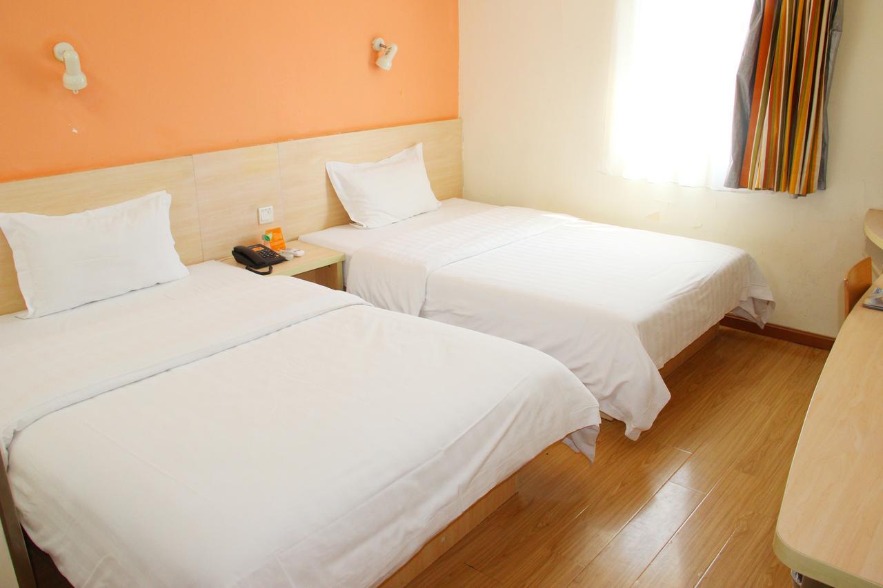 7Days Inn Qingdao Shandong Raod Zhenning Overpass מראה חיצוני תמונה